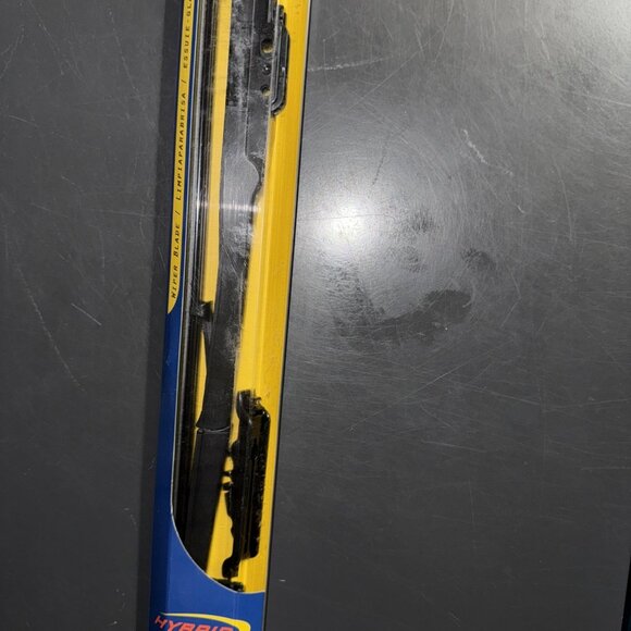 Goodyear - Hybrid Windshield Wiper Blade - 770-26 - 26" / 645mm - Picture 5 of 9